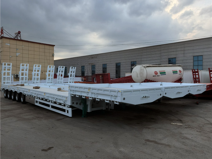 Low flatbed semi-trailer