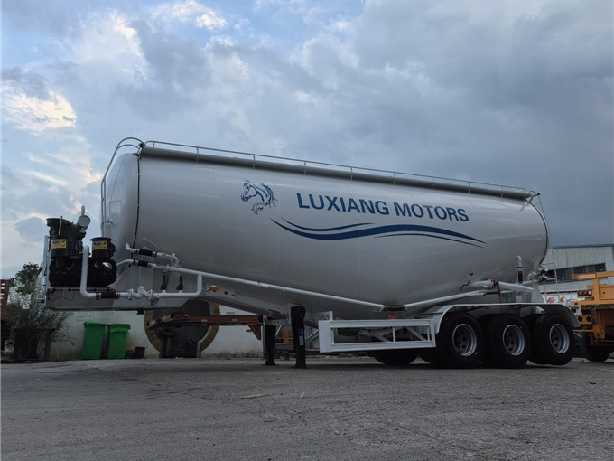 粉粒物料运输半挂车